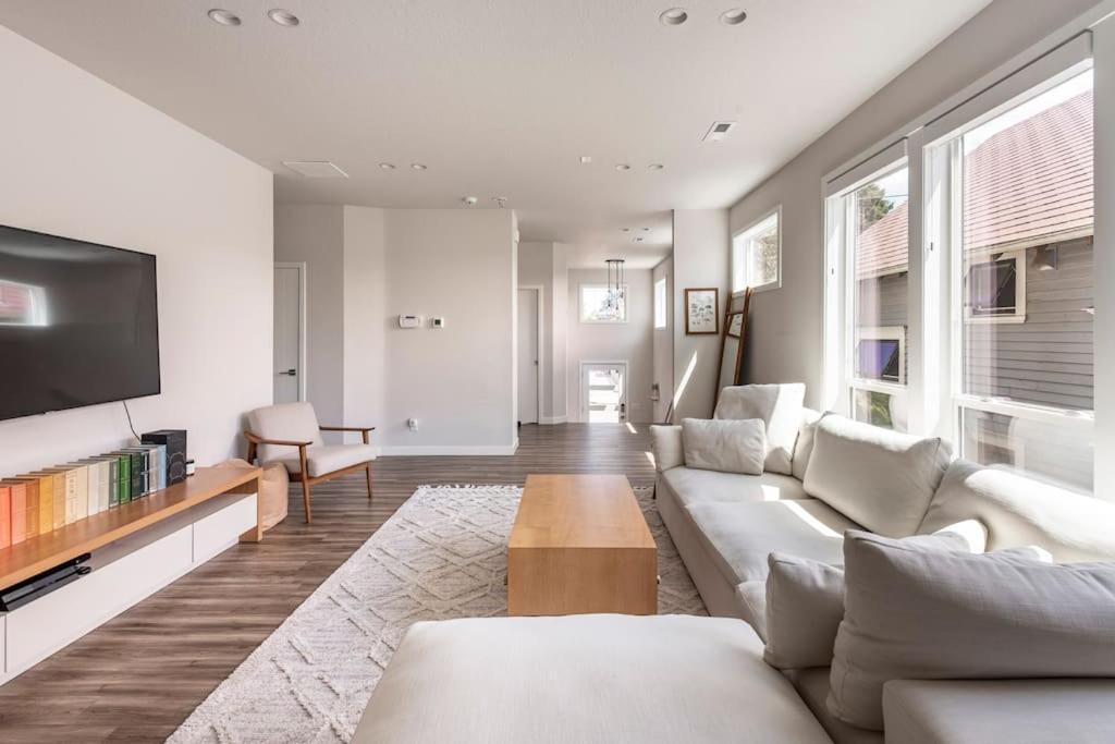Comfy Family Home, Walkable Neighborhood + Patio! พอร์ตแลนด์ ภายนอก รูปภาพ