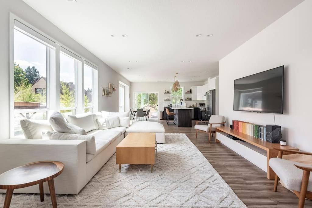 Comfy Family Home, Walkable Neighborhood + Patio! พอร์ตแลนด์ ภายนอก รูปภาพ