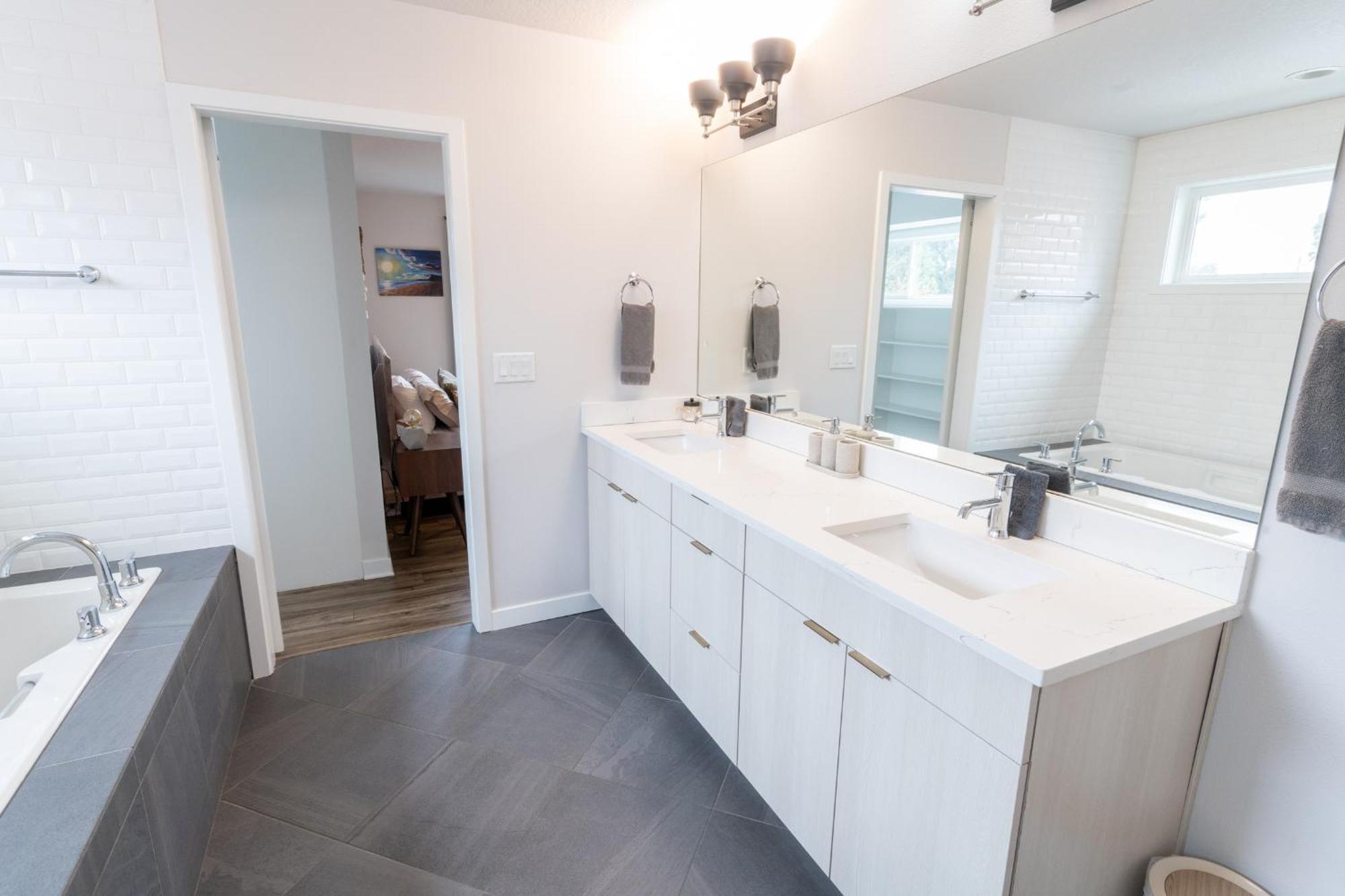 Comfy Family Home, Walkable Neighborhood + Patio! พอร์ตแลนด์ ภายนอก รูปภาพ